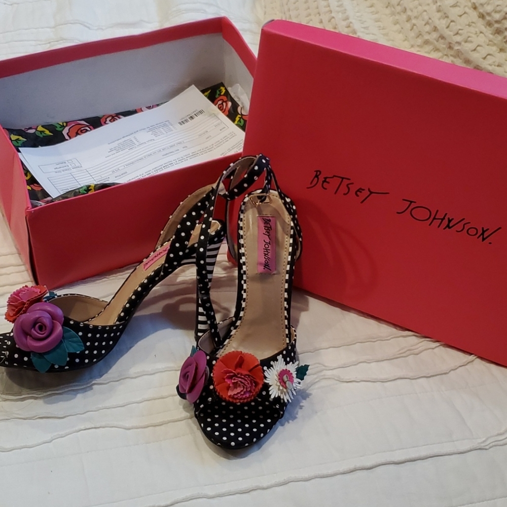 Women's Shoes